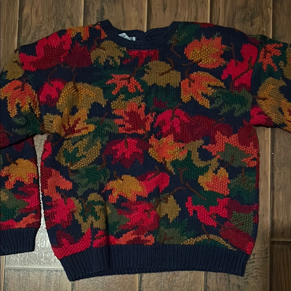 Vintage Signature Multicolor Leaf Pattern Crewneck Sweater.